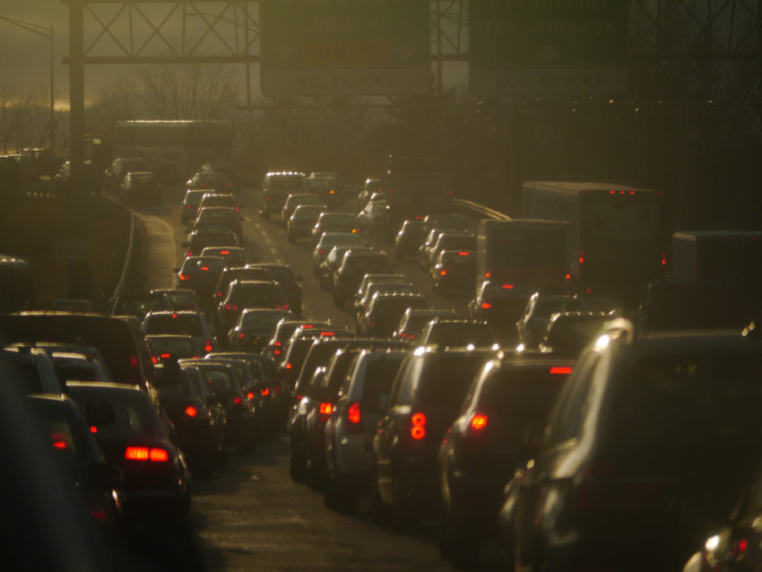 Traffic in smog